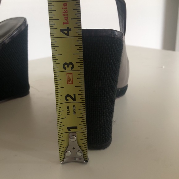 Kenneth Cole grey wedge - Picture 10 of 10